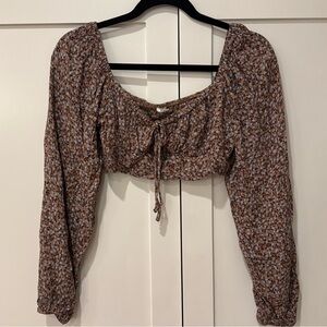 Garage floral crop top with keyhole detail with bow size medium.